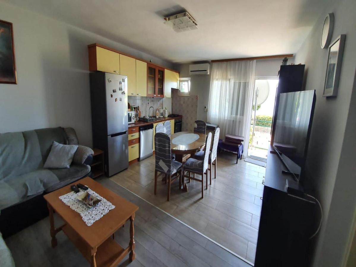 Apartment Miro Kaštela Eksteriør bilde